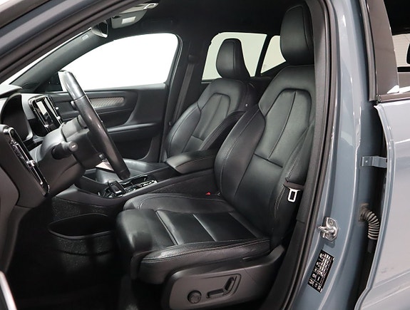 Volvo XC40 7 of 23