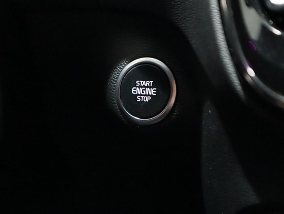 Volvo XC40 15 of 23