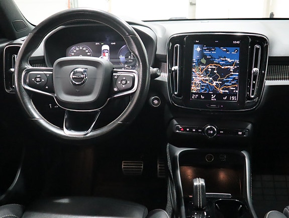 Volvo XC40 12 of 23