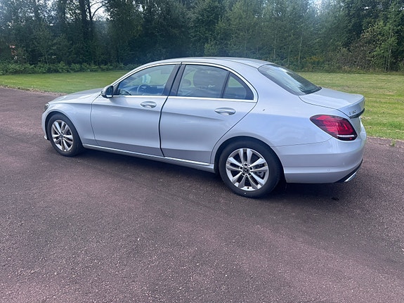 Mercedes-Benz C180 3 of 8