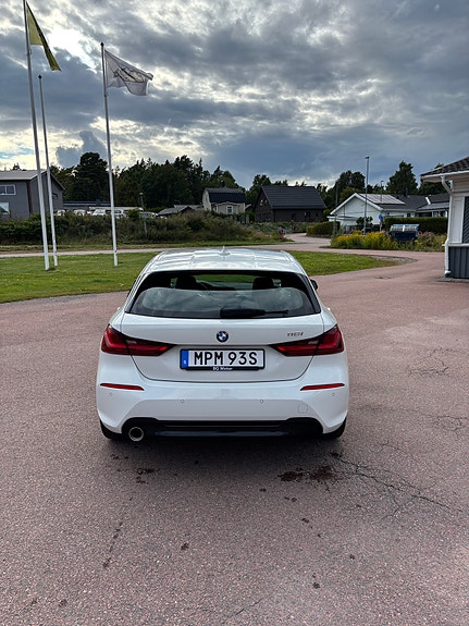 BMW 118i 4 of 14