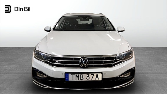 Volkswagen Passat 4 of 14