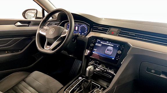 Volkswagen Passat 11 of 14