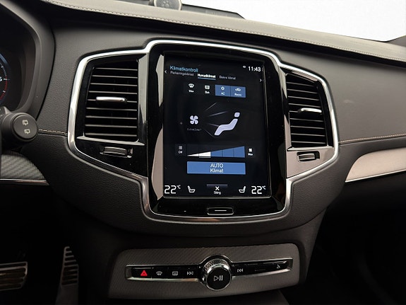 Volvo XC90 30 of 30