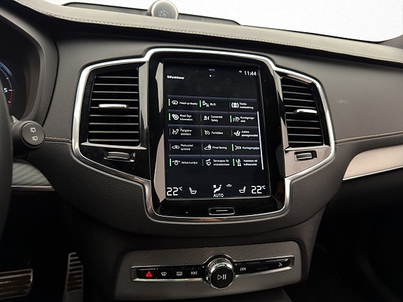 Volvo XC90 28 of 30