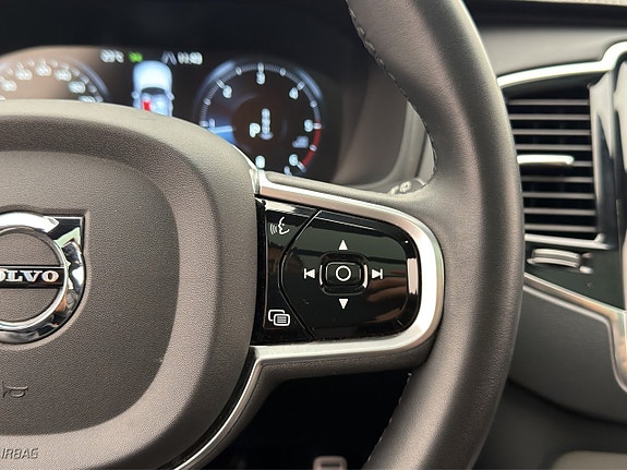 Volvo XC90 22 of 30