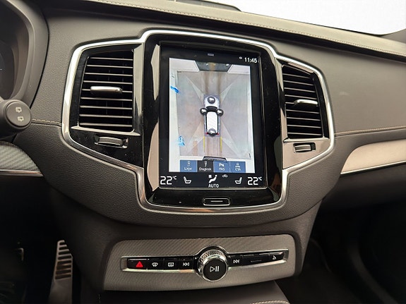 Volvo XC90 24 of 30