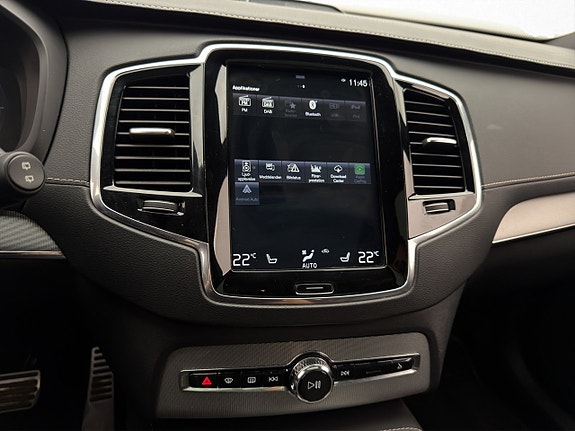 Volvo XC90 26 of 30