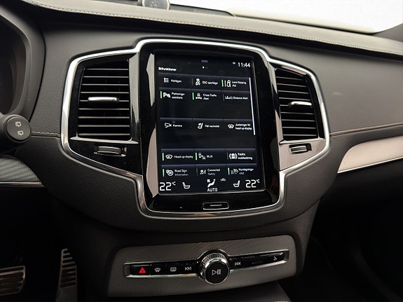 Volvo XC90 29 of 30