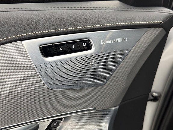 Volvo XC90 17 of 30