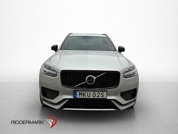 Volvo XC90 2 of 30