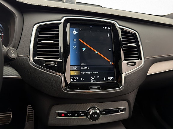 Volvo XC90 25 of 30
