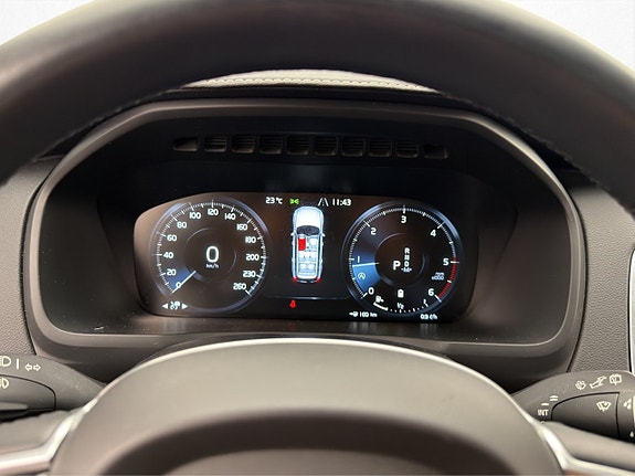 Volvo XC90 21 of 30