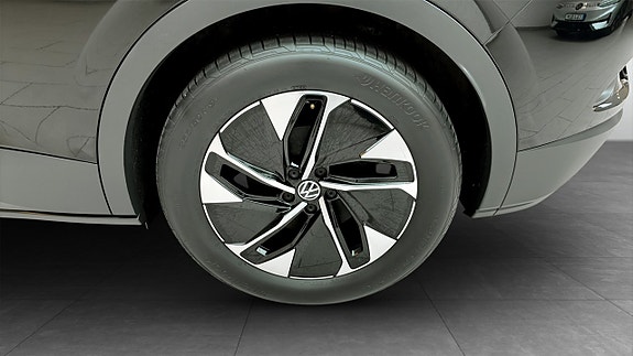 Volkswagen ID.4 6 of 12