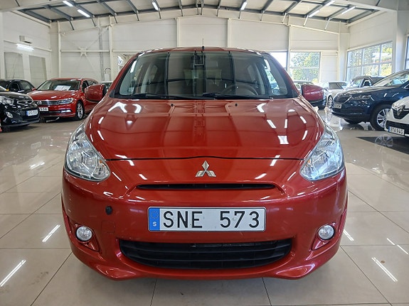 Mitsubishi Space Star 2 of 18