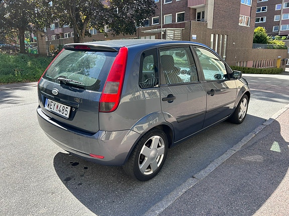 Ford Fiesta 5 of 16