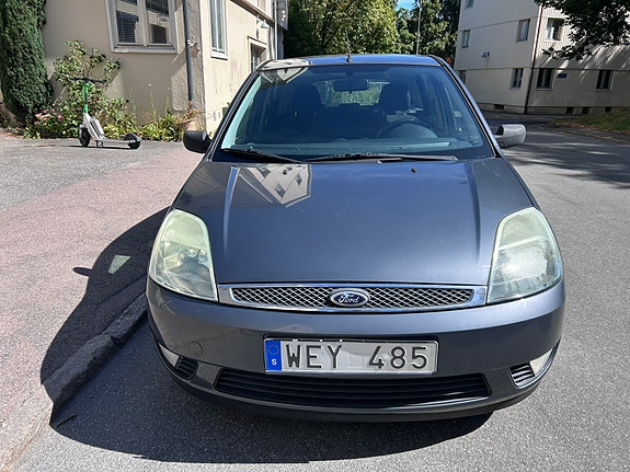 Ford Fiesta 2 of 16