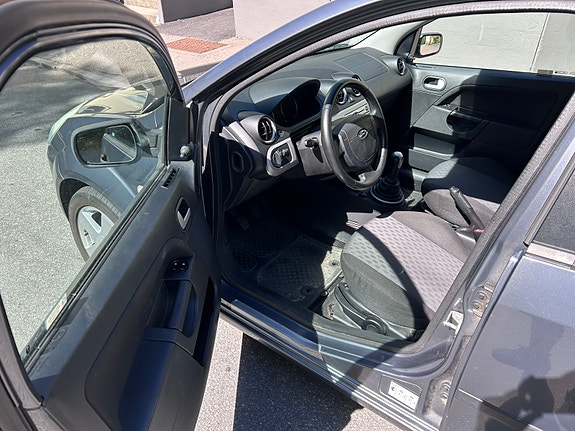 Ford Fiesta 8 of 16