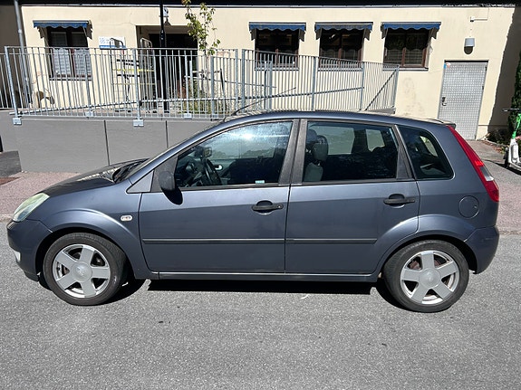 Ford Fiesta 7 of 16