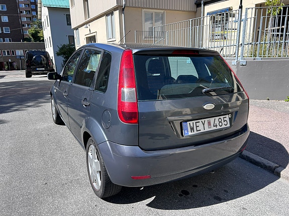 Ford Fiesta 6 of 16
