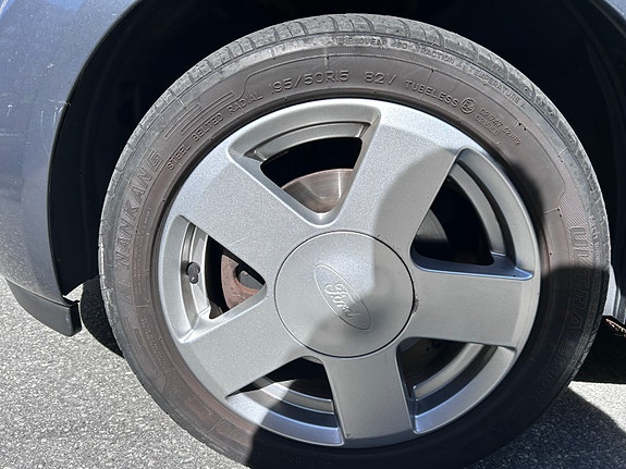 Ford Fiesta 15 of 16
