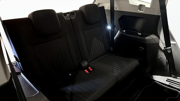 Volkswagen Tiguan Allspace 19 of 26