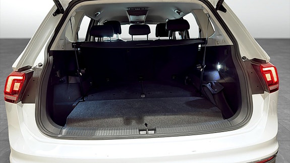Volkswagen Tiguan Allspace 13 of 26
