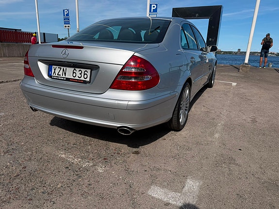 Mercedes-Benz E200 10 of 11