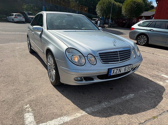 Mercedes-Benz E200 2 of 11