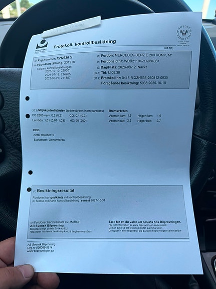 Mercedes-Benz E200 11 of 11