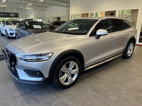 Volvo V60 Cross Country 3 of 26