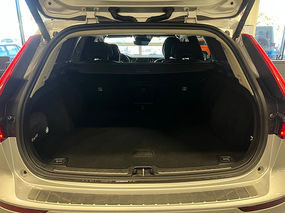 Volvo V60 Cross Country 24 of 26