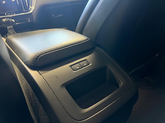 Volvo V60 Cross Country 22 of 26