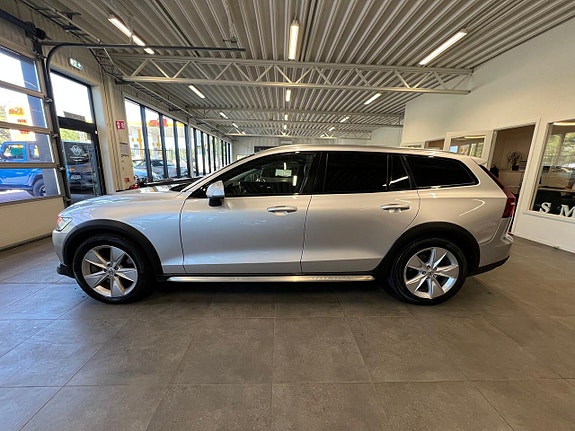 Volvo V60 Cross Country 4 of 26