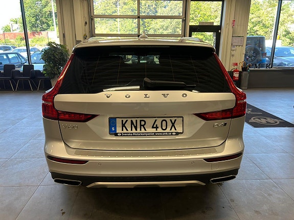 Volvo V60 Cross Country 6 of 26