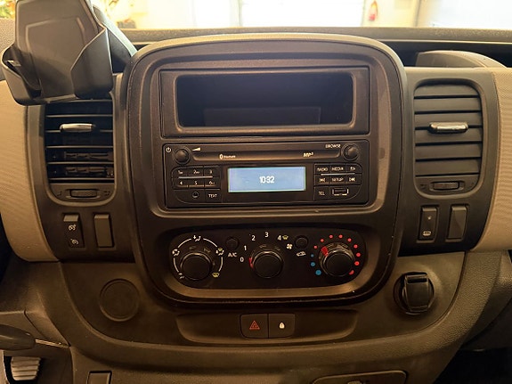 Renault Trafic 15 of 16