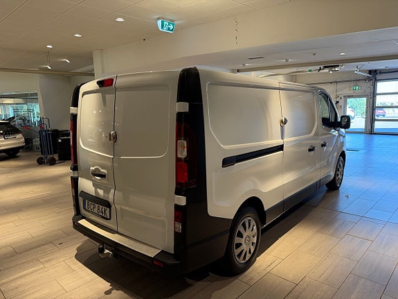 Renault Trafic 7 of 16