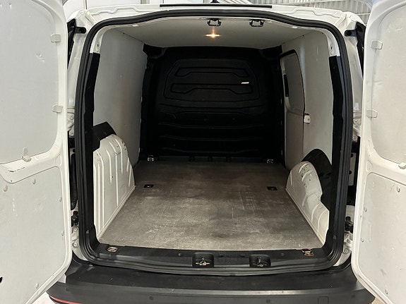 Volkswagen Caddy Maxi 11 of 20