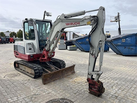 Takeuchi TB235-2 4 of 10