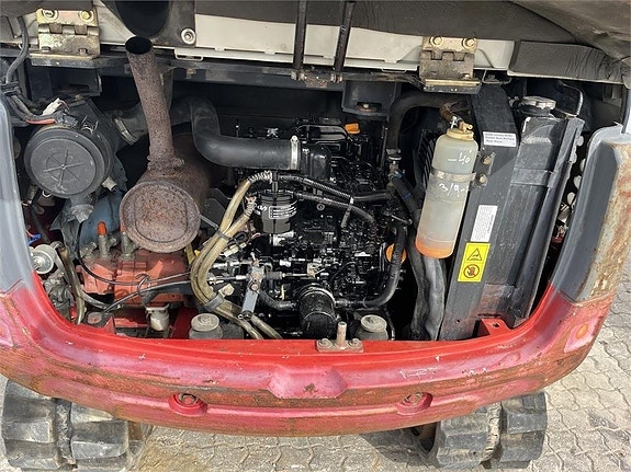 Takeuchi TB235-2 8 of 10