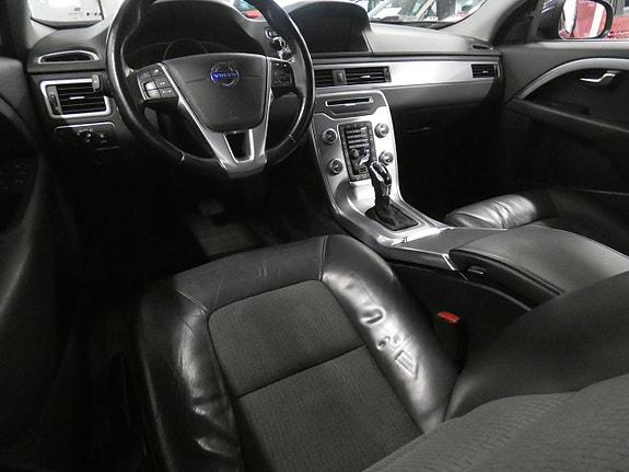 Volvo V70 7 of 16