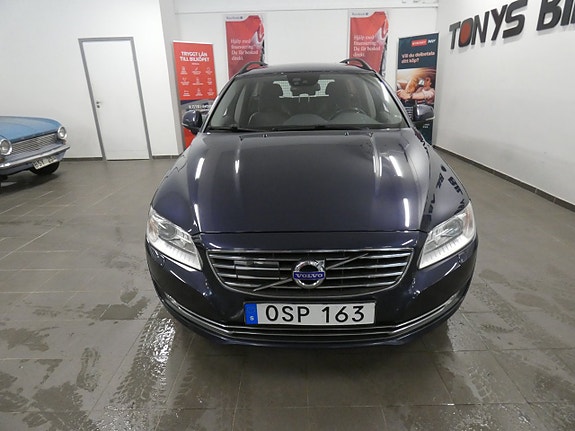 Volvo V70 2 of 16