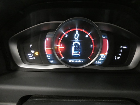 Volvo V70 8 of 16