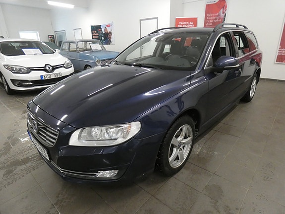 Volvo V70 3 of 16