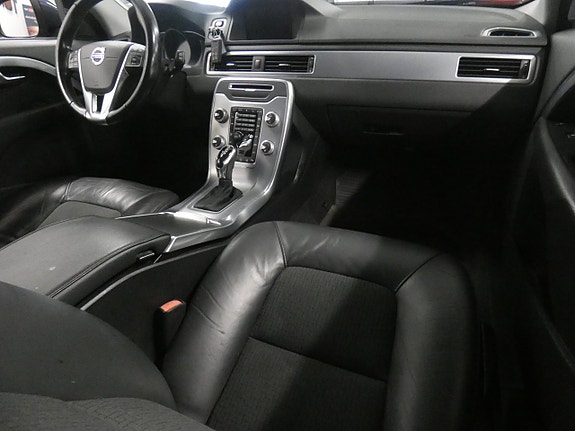 Volvo V70 15 of 16