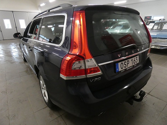 Volvo V70 4 of 16