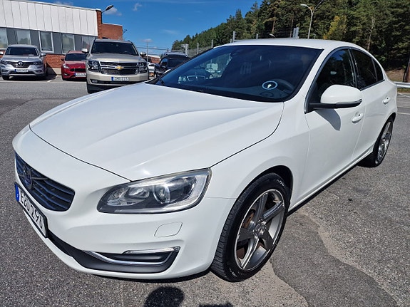 Volvo S60 2 of 21