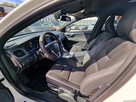 Volvo S60 11 of 21