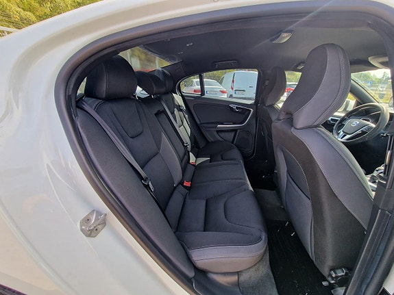 Volvo S60 12 of 21