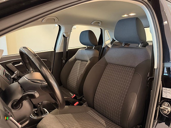 Volkswagen Polo 12 of 19